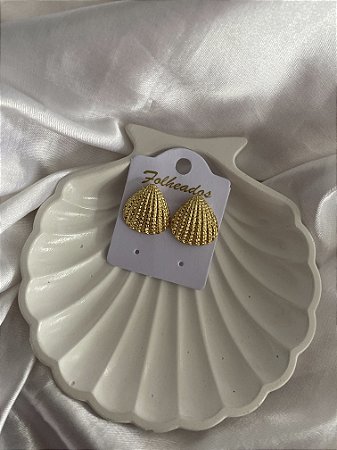 BRINCOS CONCHA TEXTURIZADA