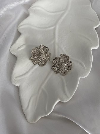 BRINCOS FLOR PRATEADO