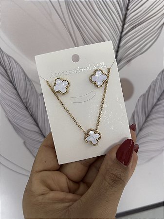 CONJUNTO TREVO BRANCO EM AÇO INOX