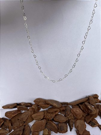 Colar choker mini corações vazados