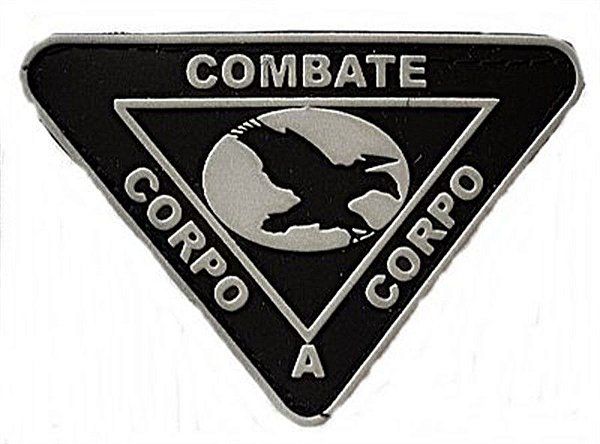 Breve Emborrachado COMBATE CORPO A CORPO