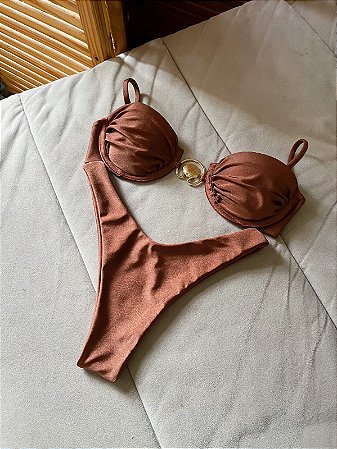 Coquille asa delta marrom claro