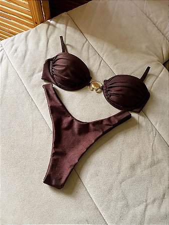 Coquille asa delta marrom escuro