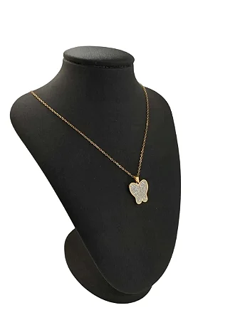 Colar Borboleta Cravejada em Aço Dourado