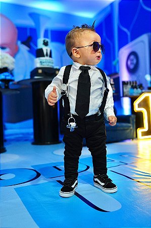 Look Poderoso Chefinho com suspensório