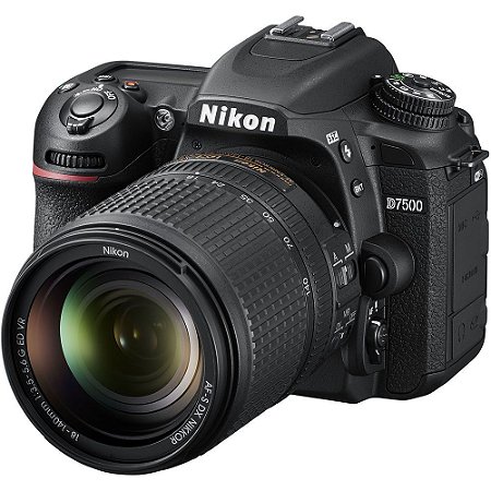 Câmera DSLR Nikon D7500 com lente 18-140mm