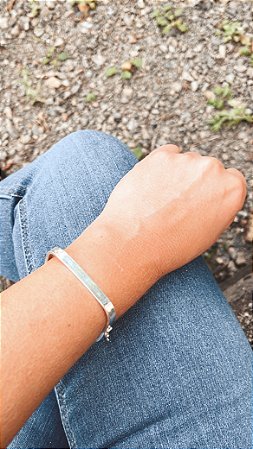 Bracelete quadrado largo