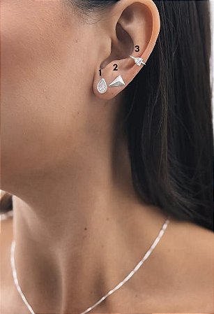 Brinco triângulo spike