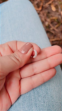 PIERCING DE CARTILAGEM CRAVEJADO COM ZIRCÔNIAS