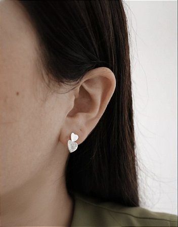 Brinco coração liso e coração cravejado