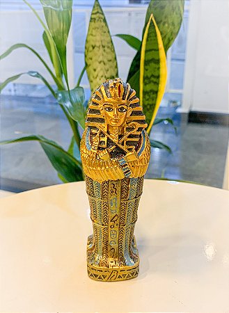 Sarcófago com múmia