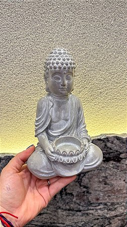 Buda em cimento