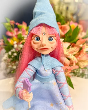 Ser mágico - menina cabelo rosa e roupa azul