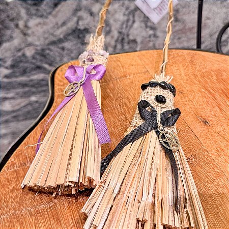 Vassoura de Bruxa Artesanal - 50cm