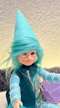 Ser mágico - menino roupa e cabelo verde água
