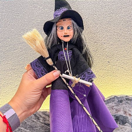 Ser Mágico – Bruxa roupa roxa