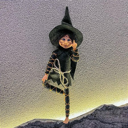 Ser Mágico - Menino cabelo preto e roupa preta