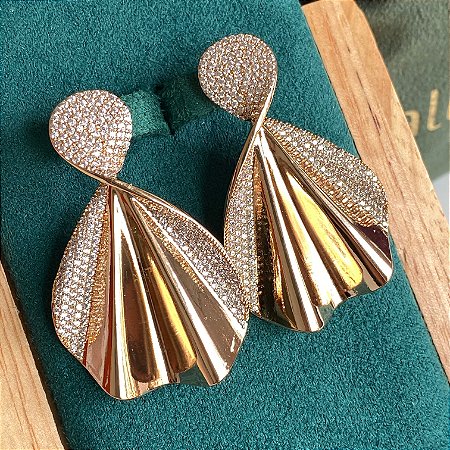Brinco Glamour Cravejado com Zircônias Cristal com Banho de Ouro 18k
