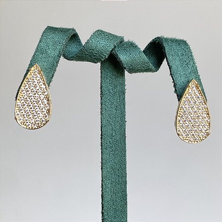Brinco gota grande cravejada com zircônias na cor cristal com banho de ouro 18k