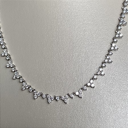Colar riviera cravejada em 3 pontos com zircônias cristal de 2mm e 40cm de comprimento com banho de ródio branco