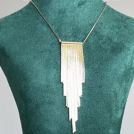 Colar com franjas longas com banho de ouro 18k