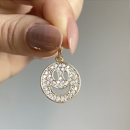 Pingente smile carinha feliz cravejado com zircônias cristal com banho de ouro 18k