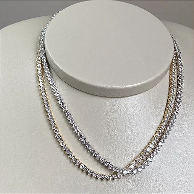 Colar riviera cravejado com zircônias na cor cristal com espessura 3 mm e comprimento 39cm com banho de ouro 18k ou ródio branco