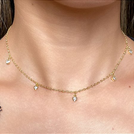 Colar com Zircônias Cristal Em Formato de Mini Corações com Banho de Ouro 18k