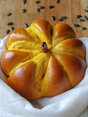 Pão de abóbora c/ doce de abóbora e coco (mín. 2 unid,)