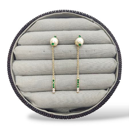 BRINCO FOLHEADO PENDURADO COM PEDRAS