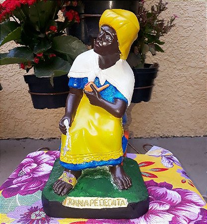Estátua da Mestra Joana Pé de Chita