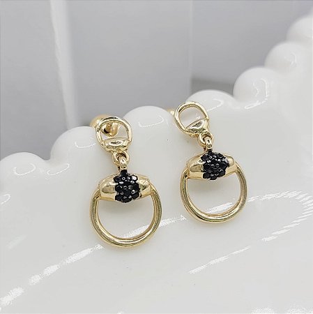Brinco pendente bridão zircônia  negra em  ouro 18k