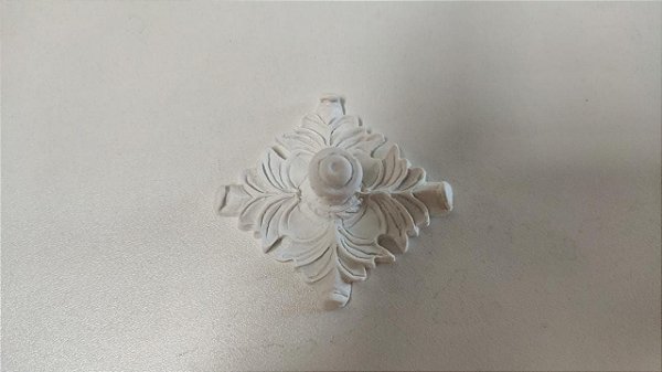 RESINA PUXADOR TAMPA ARABESCO 5,5X6CM