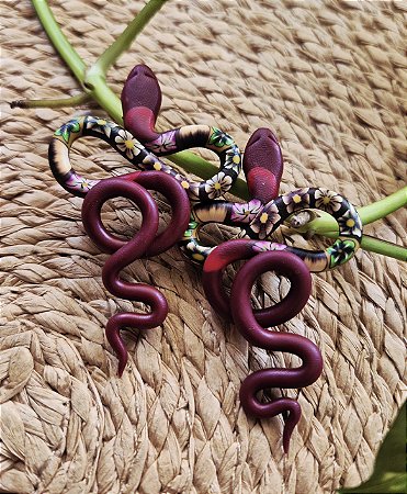 Brinco Cobra bordô 🐍