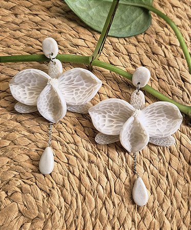 Brinco Orquídea Branca Translúcida