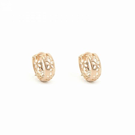 Brinco Argola Pequena com Flores Folheado a Ouro 18K