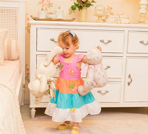 Vestido Infantil em Tricoline Com Recortes Coloridos e bordados em crochê  Luluzinha - Koltrim Kids - Loja de Roupas importadas para bebê e kids