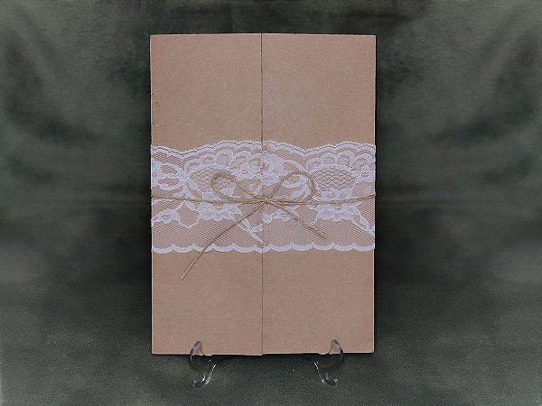 Convite Rustico com Tira de Renda