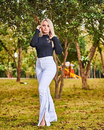 calça branca bootcut