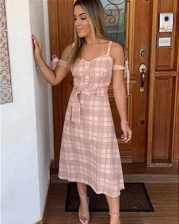 vestido xadrez com flores