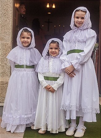 Véu Infantil (modelo capuz) - 4 a 8 anos