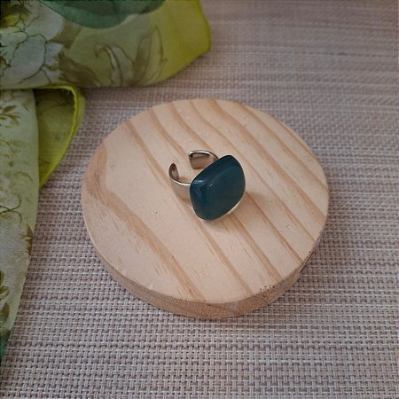 Anel Prateado com Resina Esmeralda (n 18)