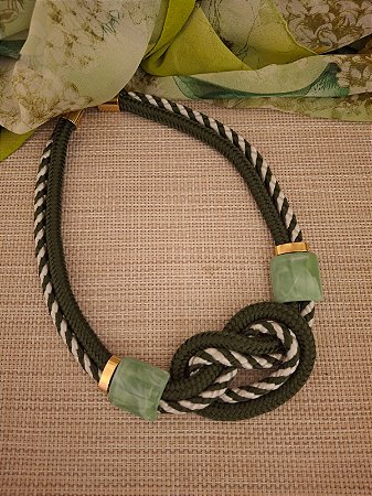 Maxi Colar de Corda Náutica Dupla Verde e Resina