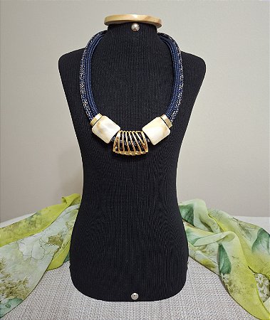 COLAR DE CORDA NÁUTICA DUPLA AZUL COM PASSANTE DOURADO