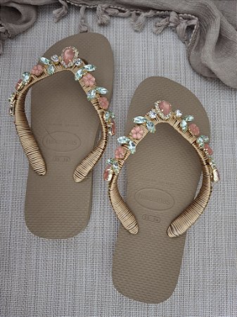 Chinelo Havaiana Customizado com Pedrarias Bege  35/36