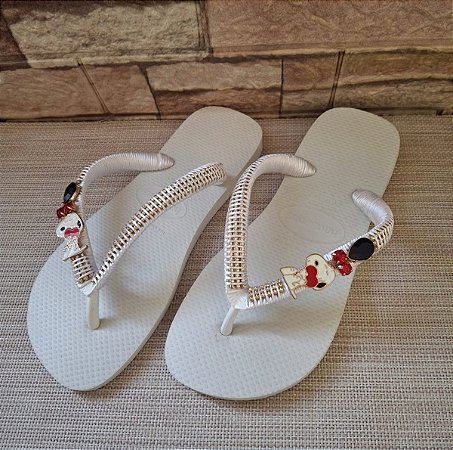 Chinelo Havaianas Customizado com Pedrarias Snoopy 37/38