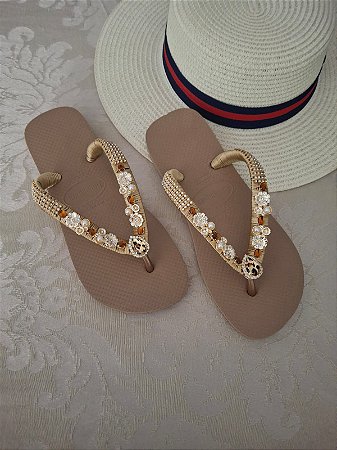Chinelo Havaianas Customizado com Pedrarias Bege 37/38