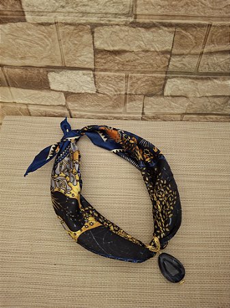 Colar de Lenço Estampado com Pingente Azul