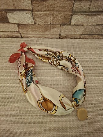 Colar de Lenço Náutico Rosa e Off-white com Pingente