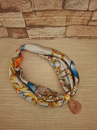 Colar de Lenço Náutico Cinza e Rosé com Pingente